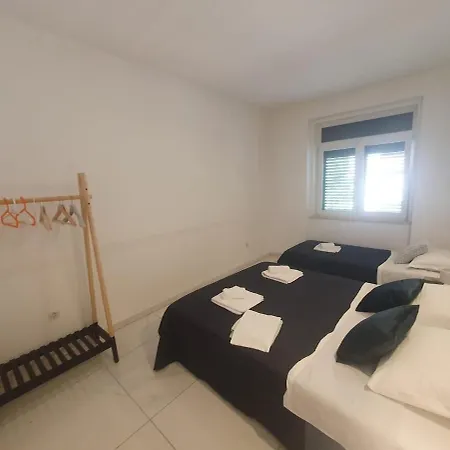 Apartment Group Oasis Split