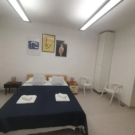 Group Oasis Apartment Split